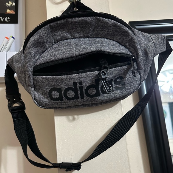 Adidas Core Waist/ Fanny Pack - Picture 1 of 2